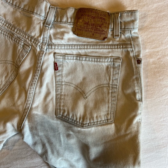 Vintage Levi’s Denim shorts in lightest blue! - Picture 5 of 8
